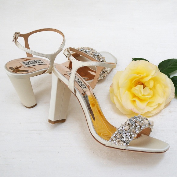 Badgley Mischka Teenie, Ivory Block Heel Sandal - Picture 3 of 17